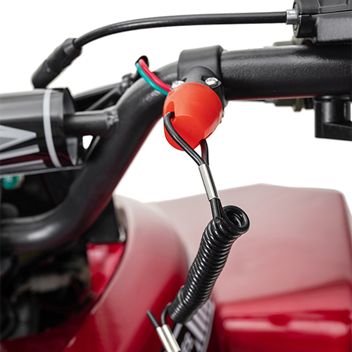 Schwarz-rote Not-Aus-Leine befestigt am Lenker des Benzin-Jugend-Quad S-10