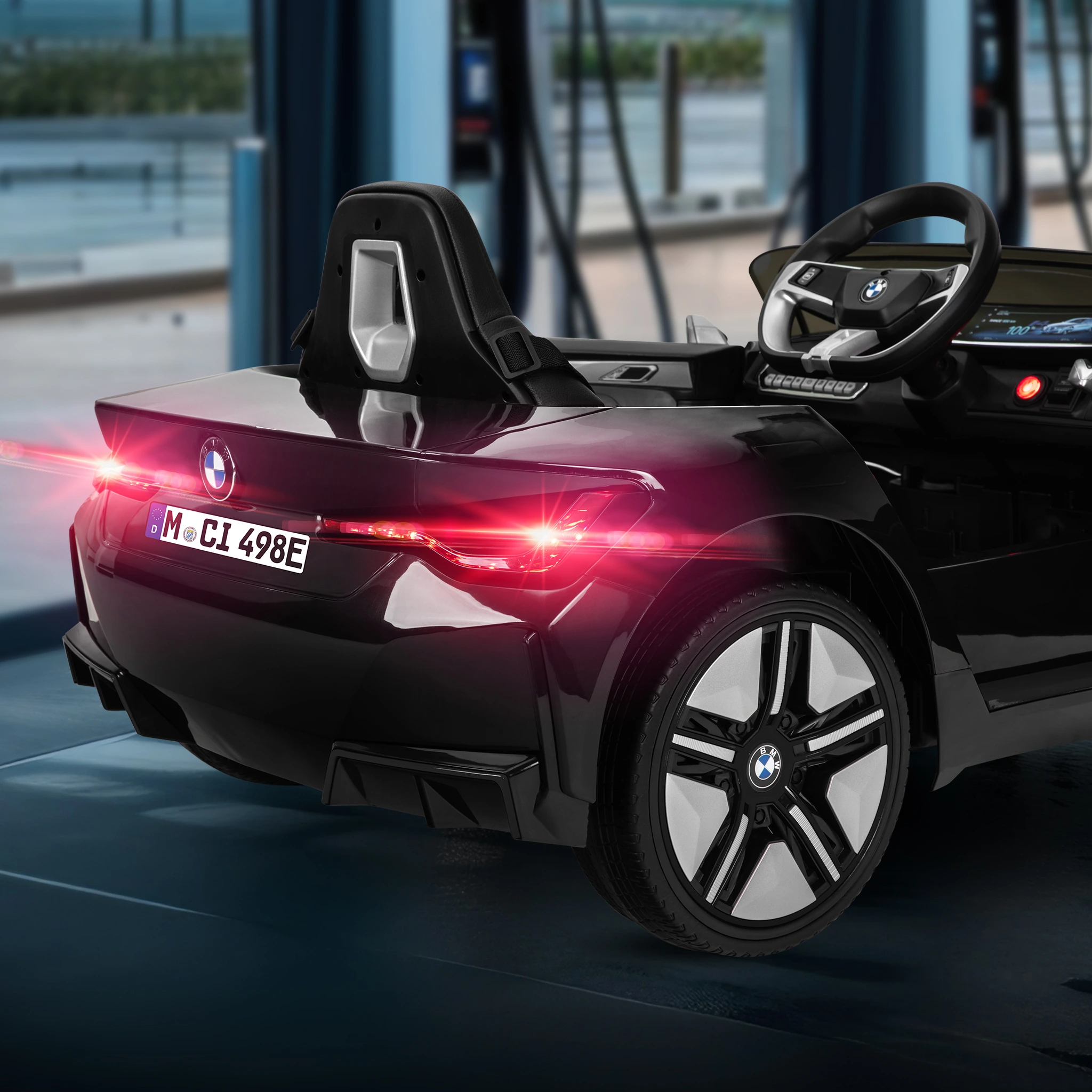 R&uuml;ckleuchten und Design des Elektroautos