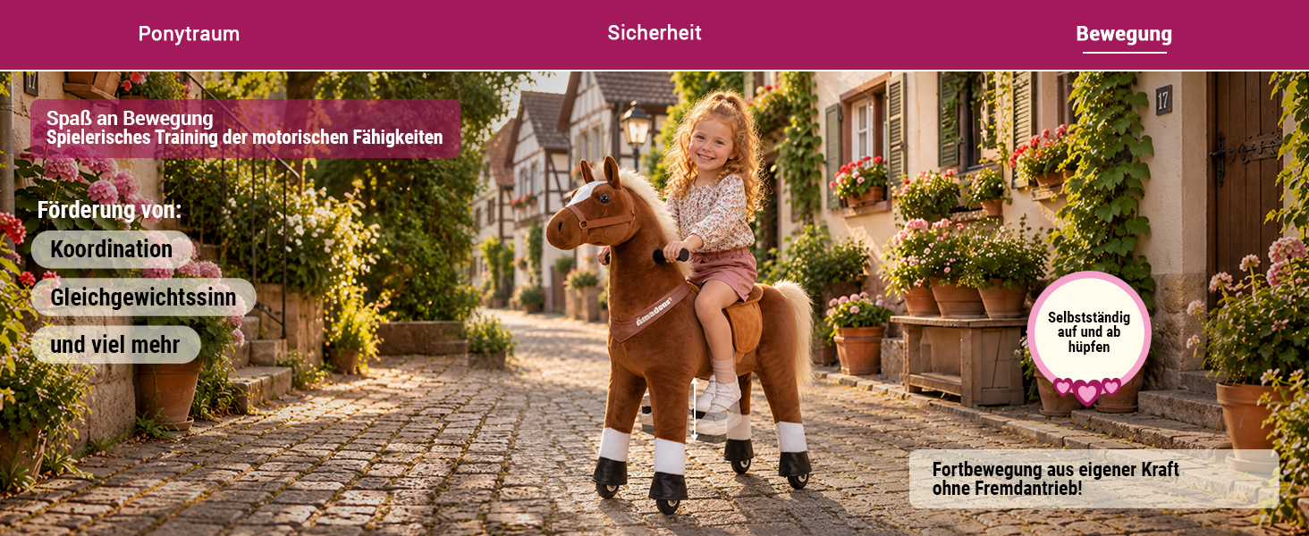 M&auml;dchen reitet mit dem Miweba Pony Amadeus Medium durch eine Dorfstra&szlig;e. Die Bewegung f&ouml;rdert spielerisch Koordination und Gleichgewichtssinn.