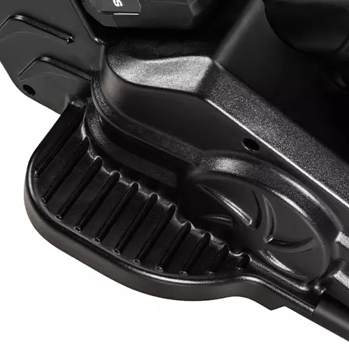 Vergrößerte rutschfeste Fußauflage des Elektro-Laufrads in Schwarz