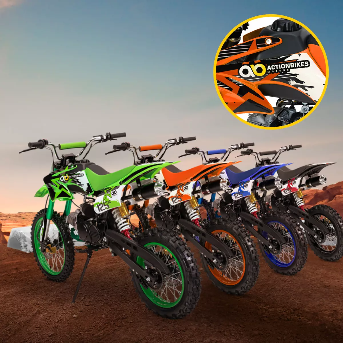 Vier Kinder-Motocross-Bikes nebeneinander in den Farben Grün, Orange, Blau und Schwarz