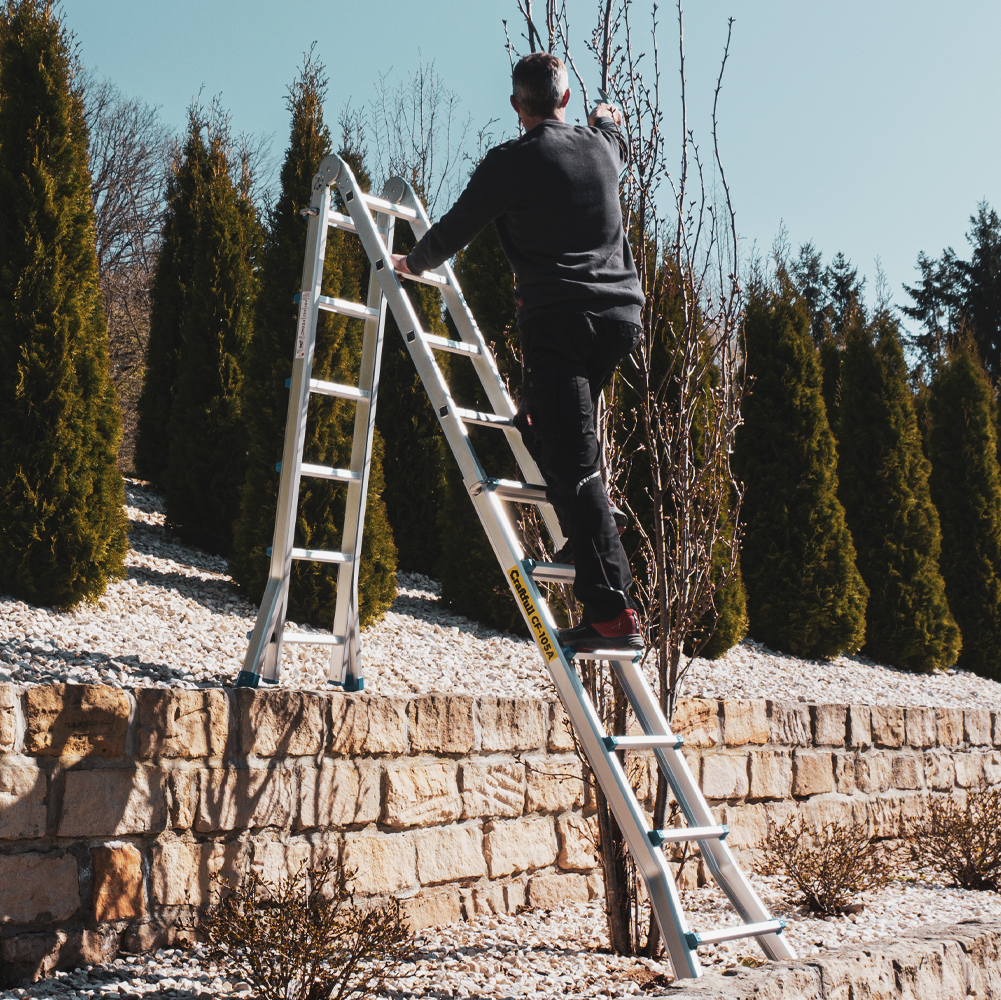 Mit der Gelenkleiter im Garten arbeiten Craftfull Klappleiter CF-105A Aluminium Teleskopleiter
