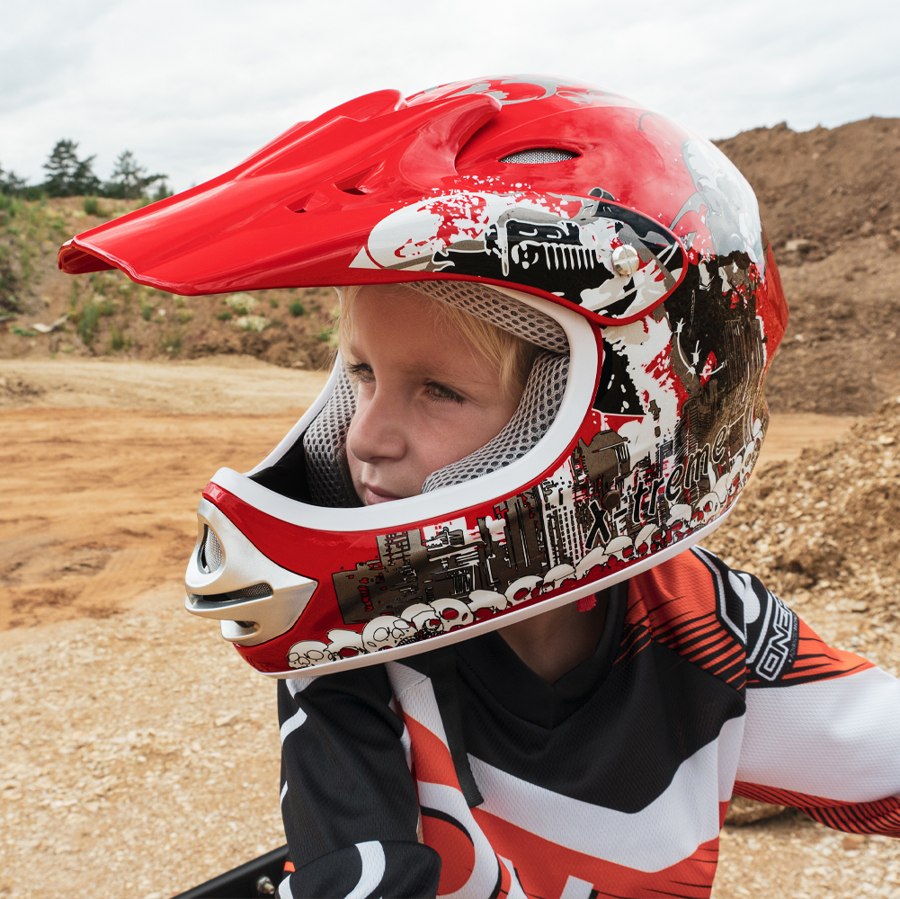 Herausnehmbares Innenfutter beim X-treme Kinder Cross Helm X-treme Kinder Cross Helm