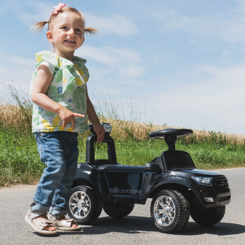 Passt ihr Kind auf das Rutschauto Ford Ranger Kinder Groesse Rutschauto Ford Ranger